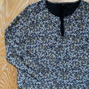 Banana Republic Floral Long Sleeve Keyhole Blouse